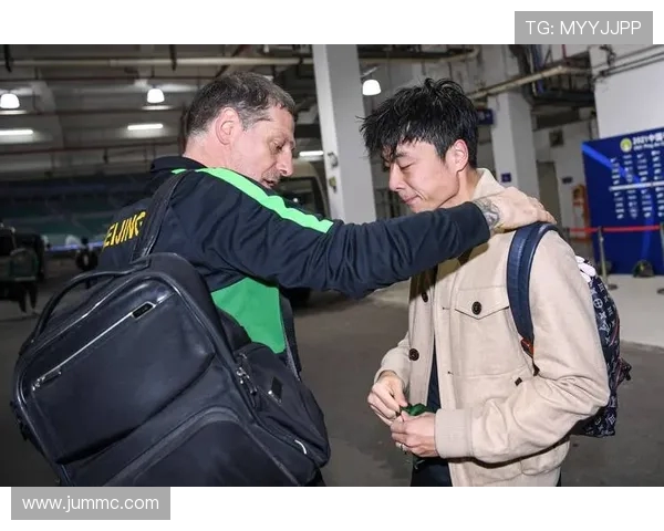 工体震怒！球迷怒吼塞蒂恩下课，李磊侯森挺身护主：责任全在我们